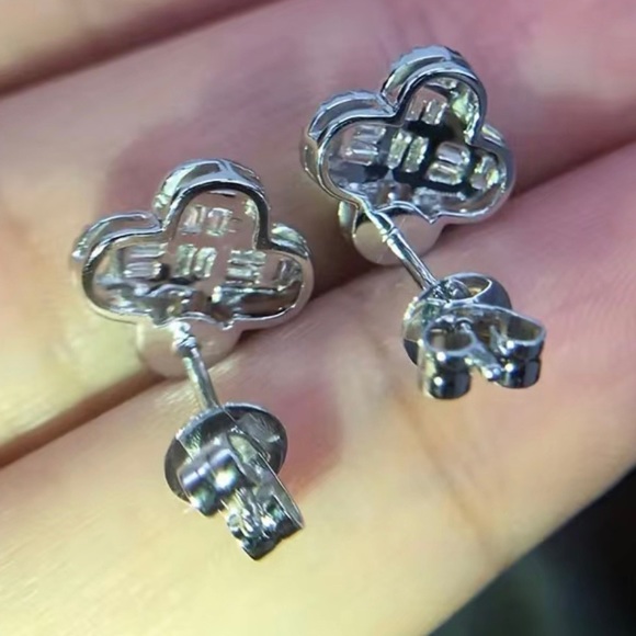 NEW Exquisite Flower Clover Stud Earrings SILVER - Picture 8 of 9